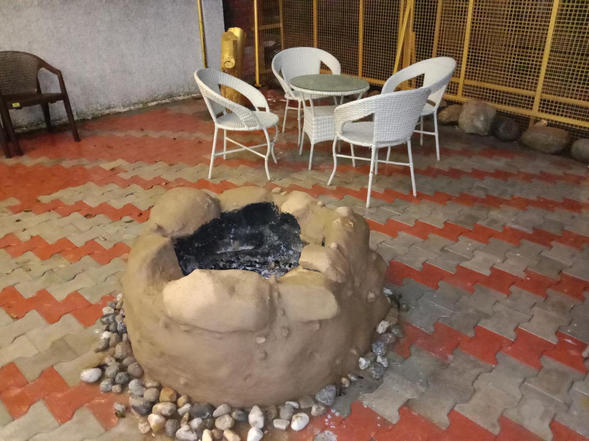 Resort Apple Flower By Manali Mall Road Ngoại thất bức ảnh